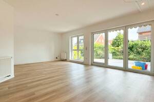 Modernes Wohnen in attraktiver Lage: 3-Zimmerwohnung mit Terrasse und 2 Stellplätzen in BI-Quelle