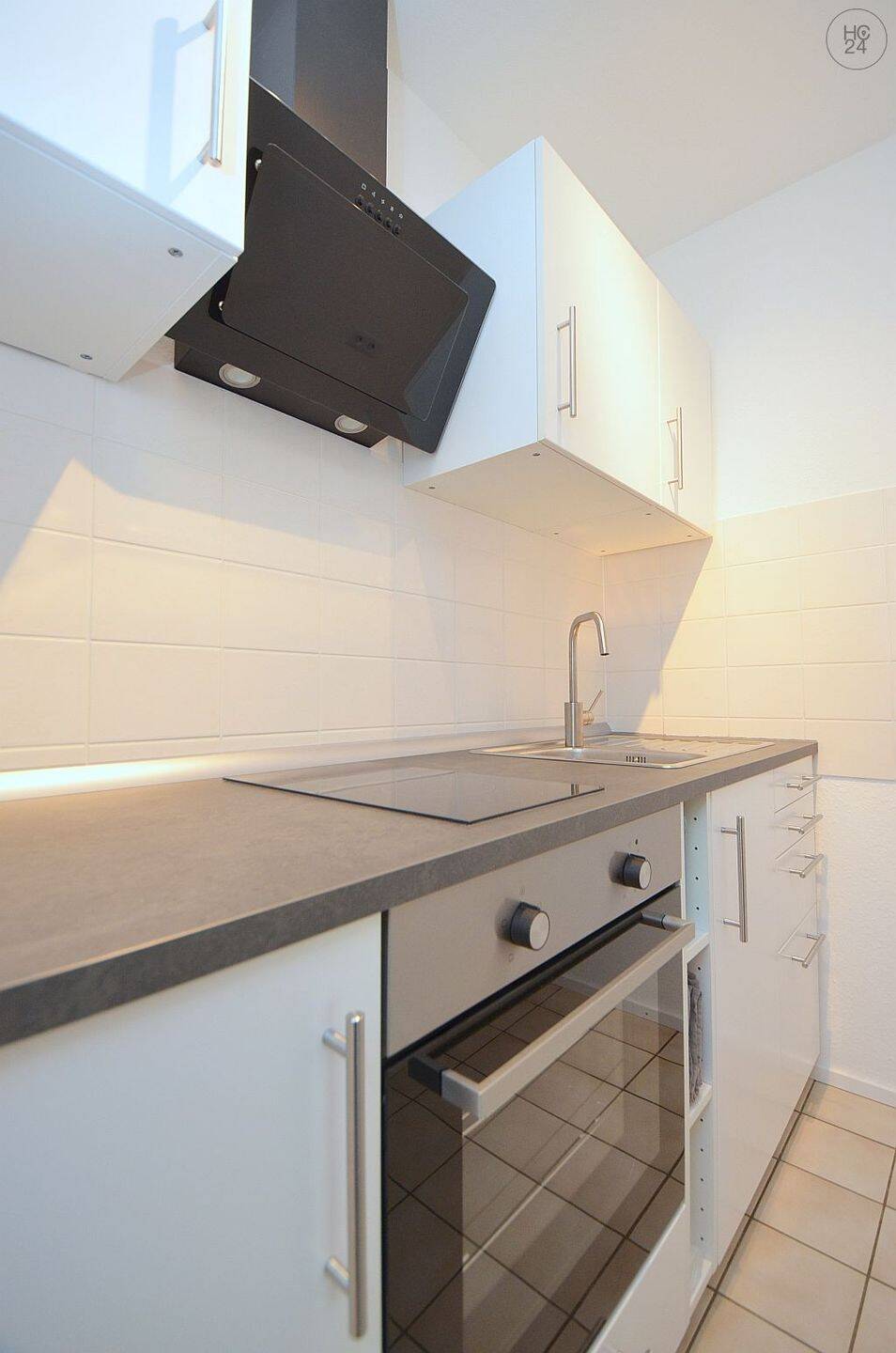 Modern möblierte Wohnung mit Balkon und TG in Böblingen – Böblingen – Vorschaubild 8