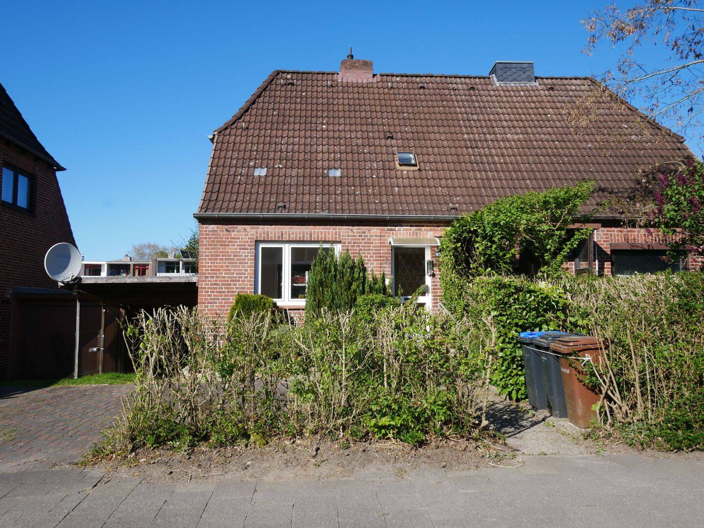 Doppelhaushälfte nur noch einziehen. für die kleine Familie
