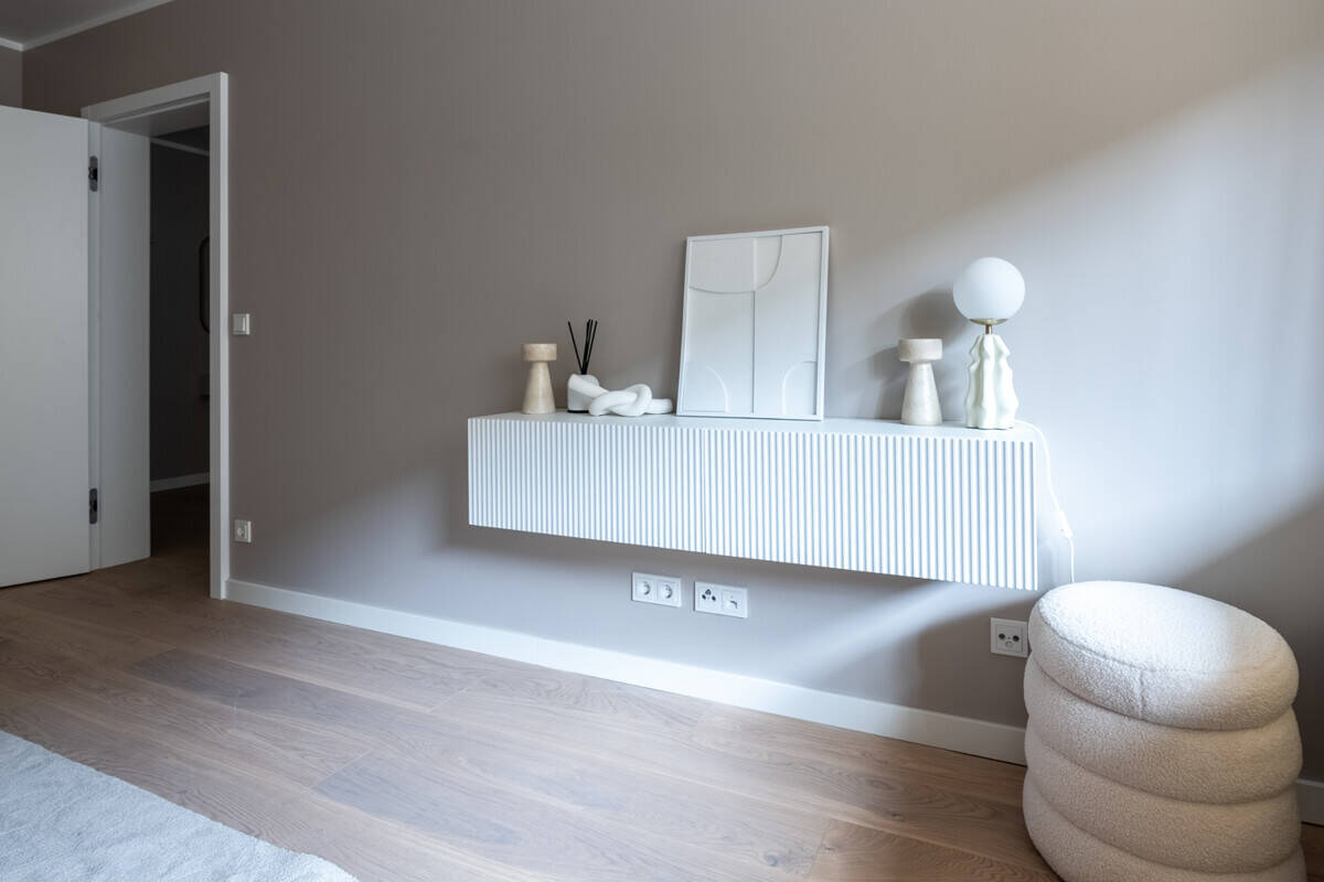 Frisch sanierte Wohnung mit klarer Raumaufteilung, in Top-Lage am Ku'damm, bezugsfrei und Balkon – Berlin – Vorschaubild 3