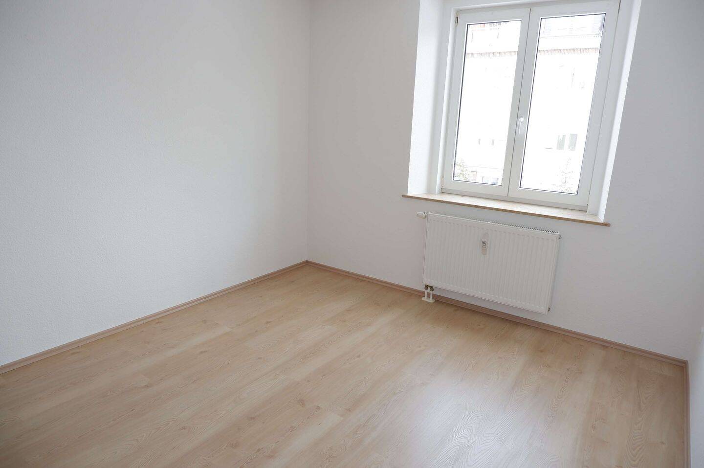 Alles NEU !!! Balkon + offener Küche im 1. OG !!! – Chemnitz – Vorschaubild 3