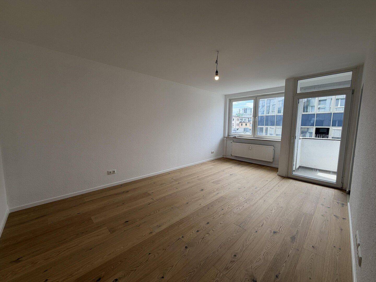 Renovierte 1-Zimmer Wohnung mit Küche und Balkon in der Innenstadt