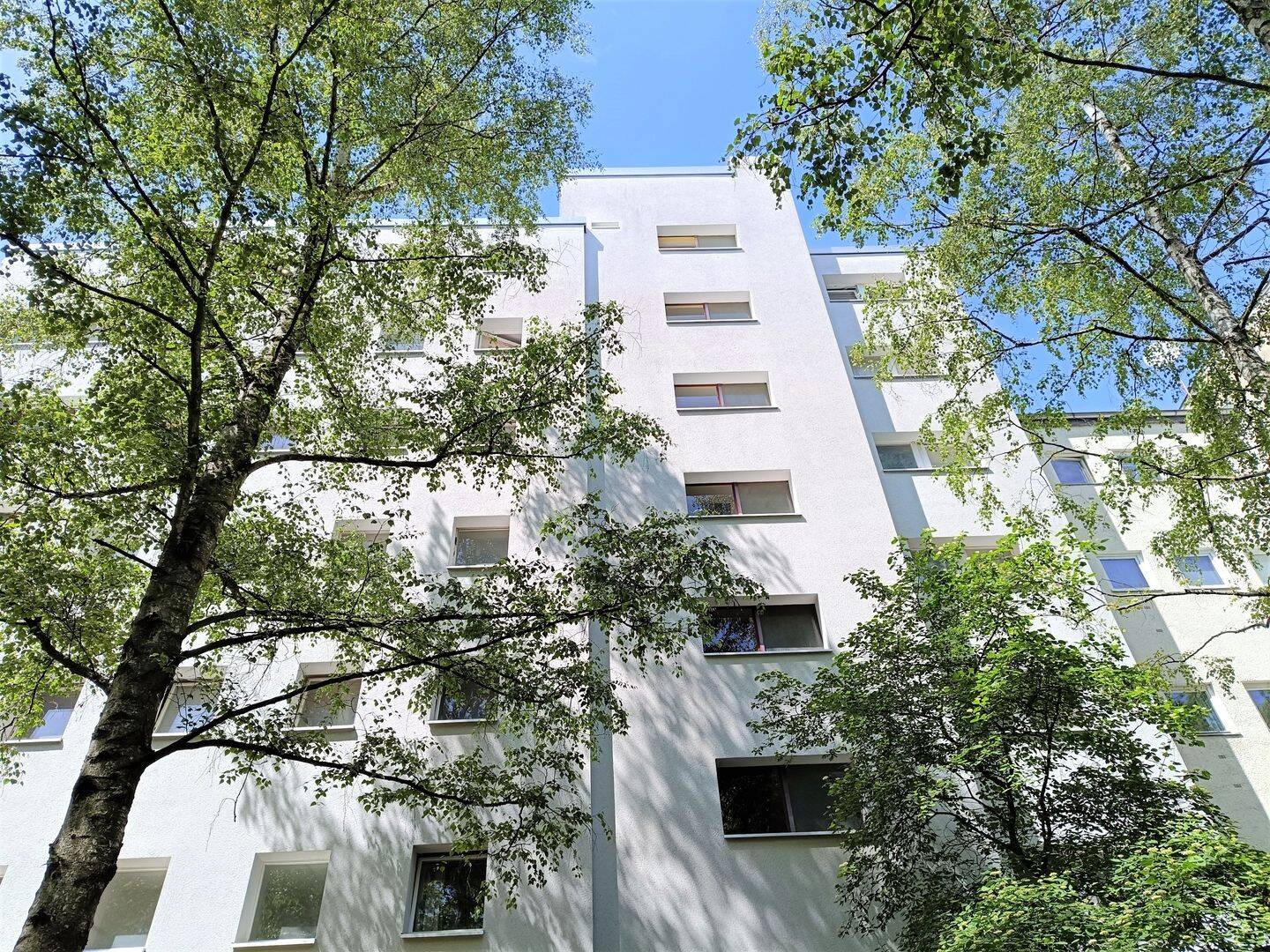 Saniert, mit großem Südwest-Balkon - nahe Yorckstraße und Nollendorfplatz-