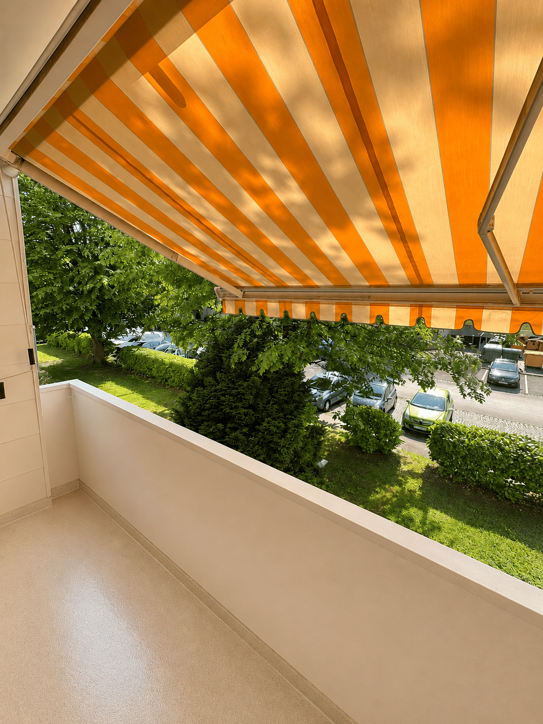 Helle, großzügige 3 Zimmer-Balkonwohnung Nah am Kuhsee, Bahnhofsnähe!