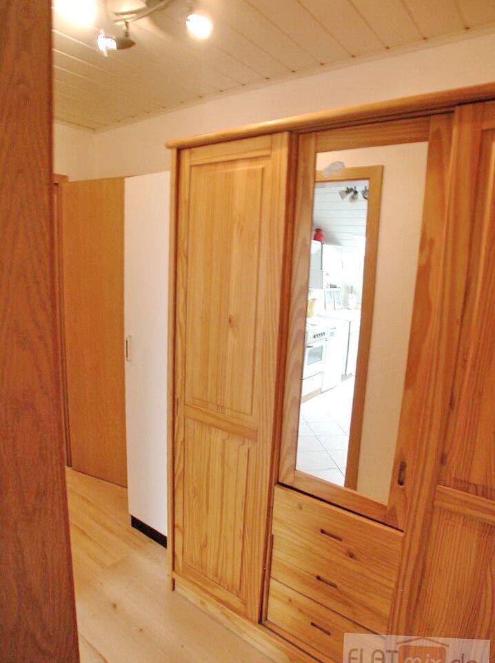 FLATmix.de / Helles, möbliertes 1,5-Zi-Kü-Bad-Dachgeschoss-Appartment – Paderborn – Vorschaubild 7