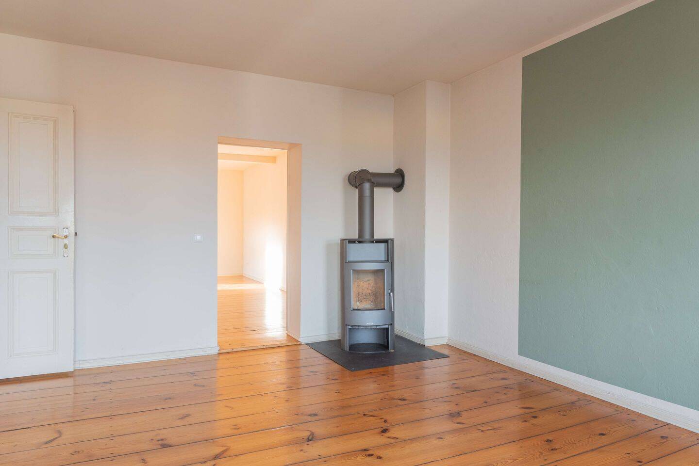 Oasis above the roofs of Kreuzberg: 250 sqm usable area, roof terrace, chimney, conservatory – Berlin – Vorschaubild 9