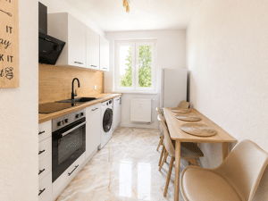 Exklusive, voll möblierte 2-Zimmer-Wohnung mit Balkon – 1277 Dresden – Vorschaubild 3
