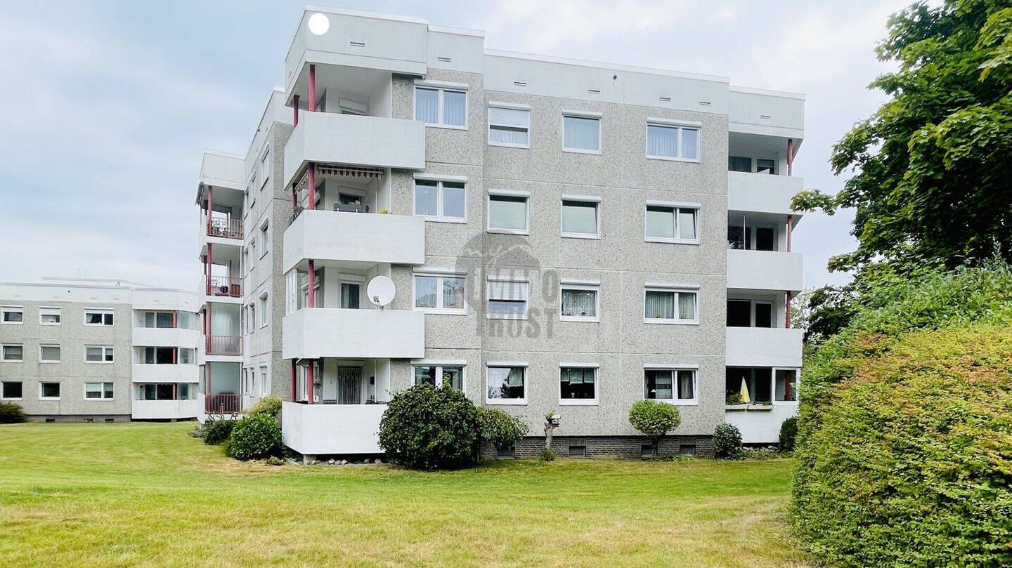 IHR NEUES ZUHAUSE IN FALLERSLEBEN - HELLE 3-ZIMMER-WOHNUNG MIT VIEL PLATZ UND BALKON – Wolfsburg – Vorschaubild 2
