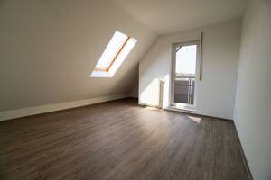 4-Zimmer-Wohnung mit zwei Balkonen, Aufzug, Tiefgarage, zentral aber ruhig beim Marktkauf – 33102 Paderborn – Vorschaubild 8