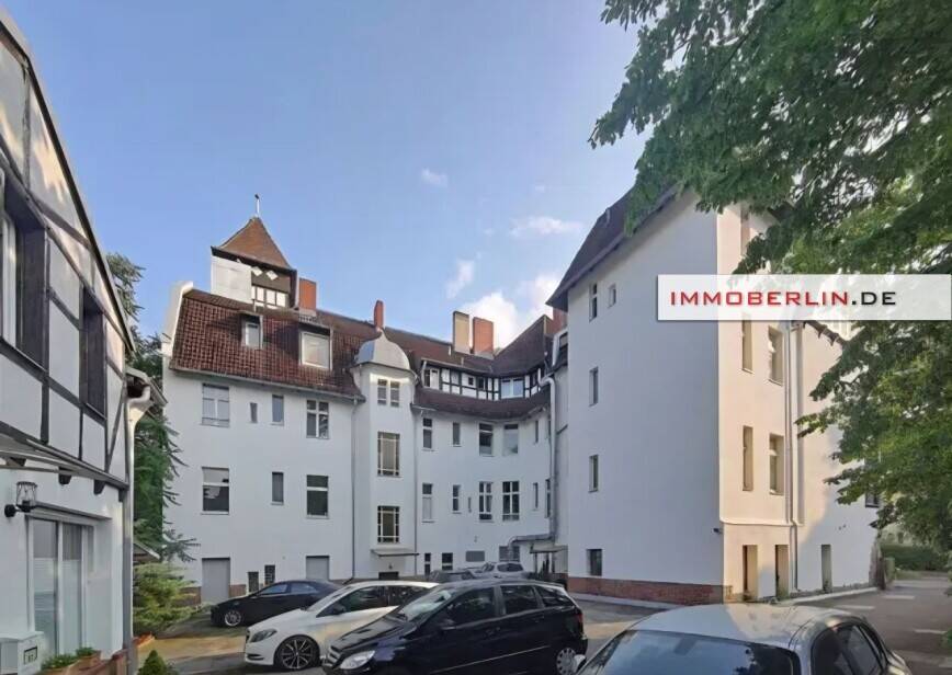 IMMOBERLIN.DE - Stilvolle Stuck-Altbauwohnung mit Südloggia nahe Mexikoplatz – Berlin – Vorschaubild 2