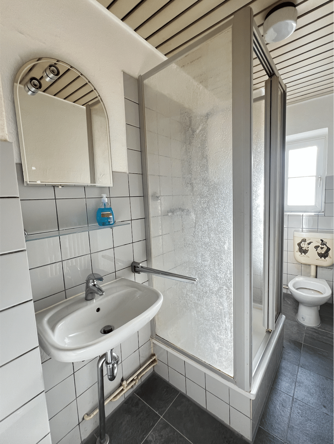 Charmante 2-Zimmer-Wohnung im 1. Obergeschoss mit Potenzial in gepflegtem Altbau – Berlin – Vorschaubild 7