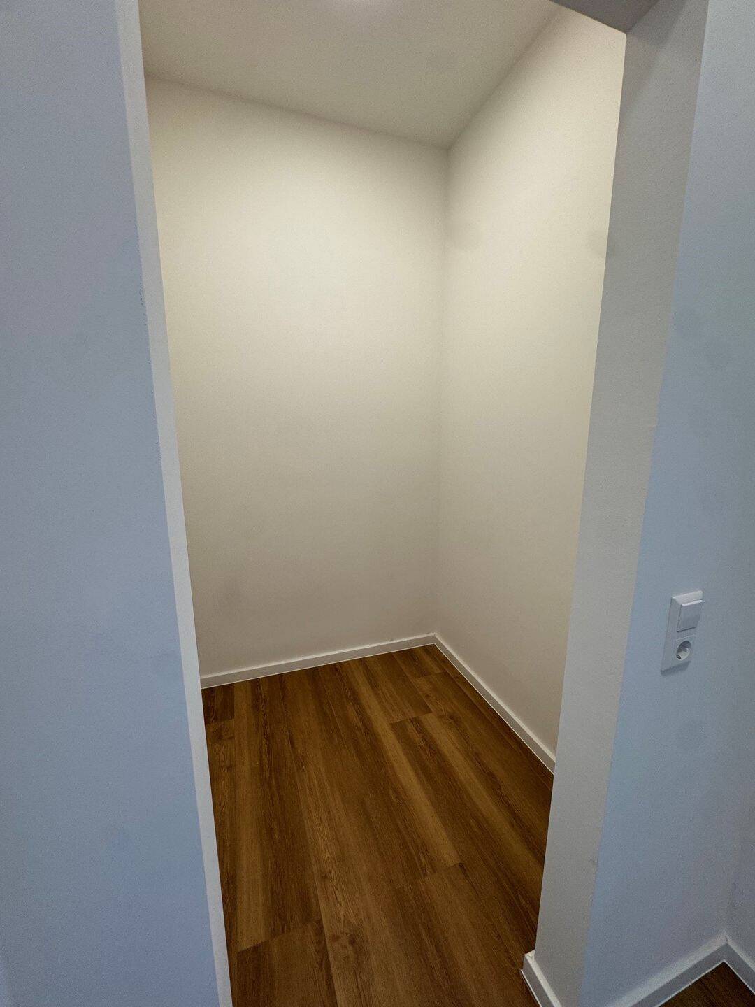 *Erstberzug nach Sanierung* Helle 3-Zimmer-Wohnung mit neuer Einbauküche – Stuttgart – Vorschaubild 7