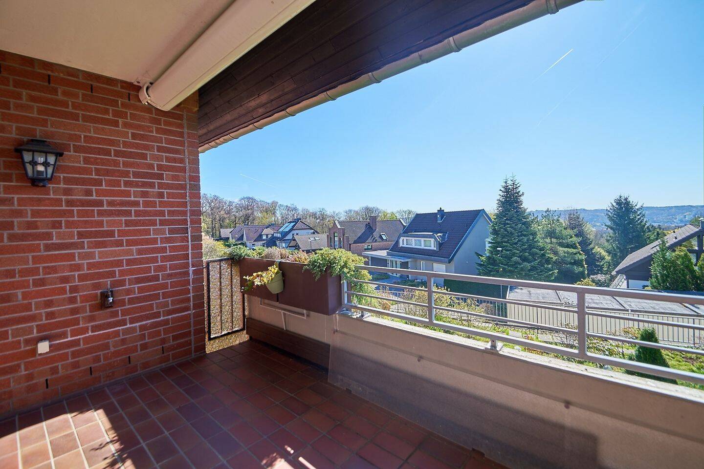 Helle 2-Zimmer-Wohnung mit Balkon und Weitsicht in Toplage!