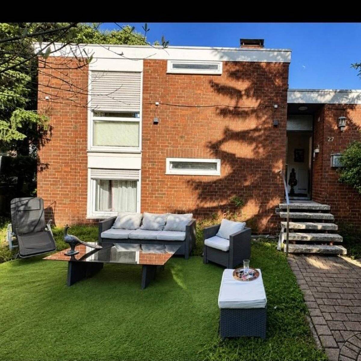 Modernisiertes Einfamilienhaus mit Wintergarten, Sauna und Whirlpool in Düsseldorf – 40627 Düsseldorf – Bild 1 von 9