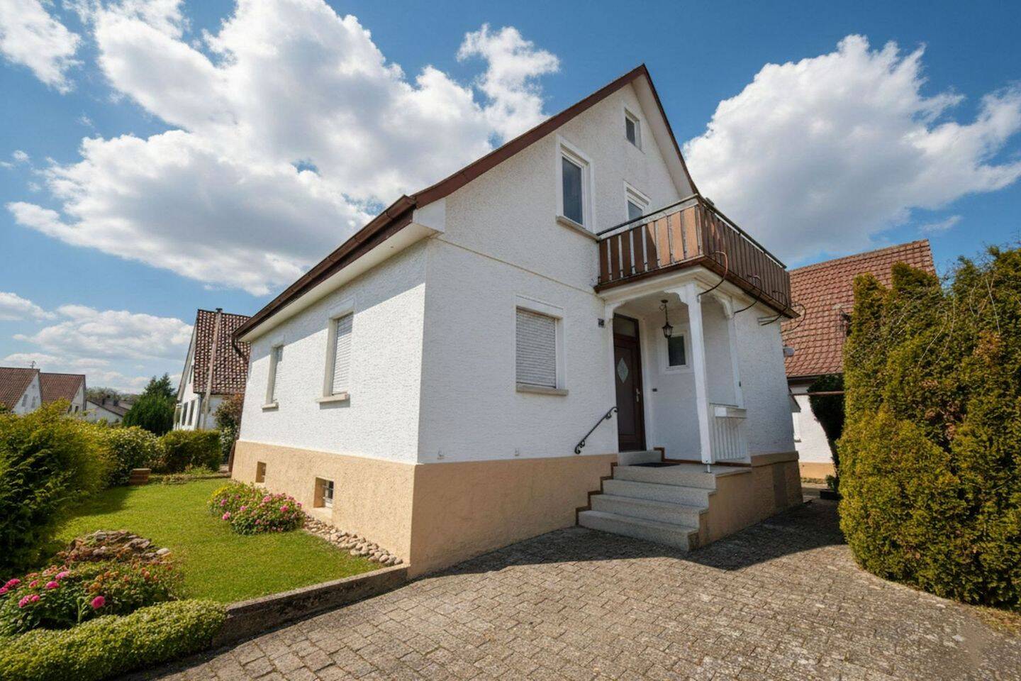 Alleinstehendes EFH mit Anbau, Garten und Pkw-Stellplatz, in ruhiger urbaner Lage in Leingarten