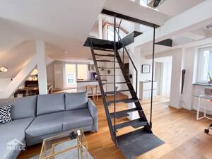 Neuwertige Maisonette-Wohnung mit großer Dachterrasse in unmittelbarer Nähe des Marienplatzes! – 70199 Stuttgart – Vorschaubild 2