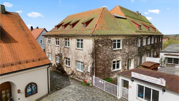Haus in 95473 Creußen mit 1.981 m² kaufen