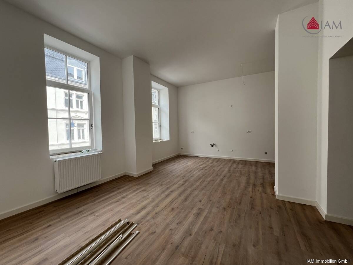 Kernsanierte, lichtdurchflutete 4 Zimmerwohnung mitten in Wiesbaden. – Wiesbaden – Vorschaubild 2