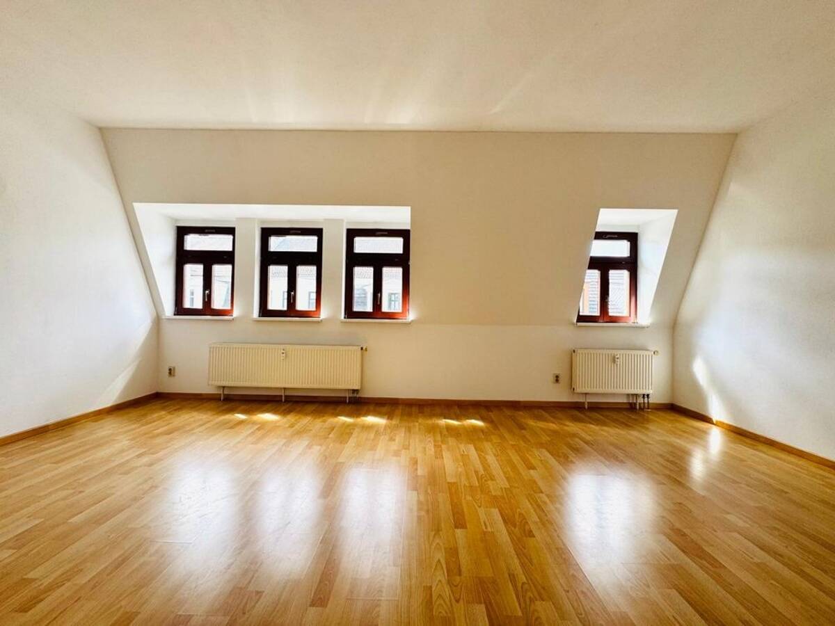 attraktive 2 Raum Wohnung im DG +++TOP+++ citynah in Anger-Crottendorf – 4318 Leipzig – Bild 1 von 9