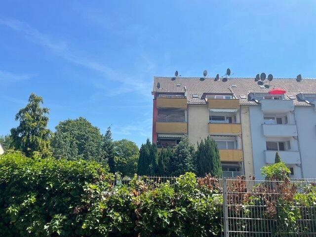 Charmante Dachgeschosswohnung mit Dachterrasse – Köln – Vorschaubild 2