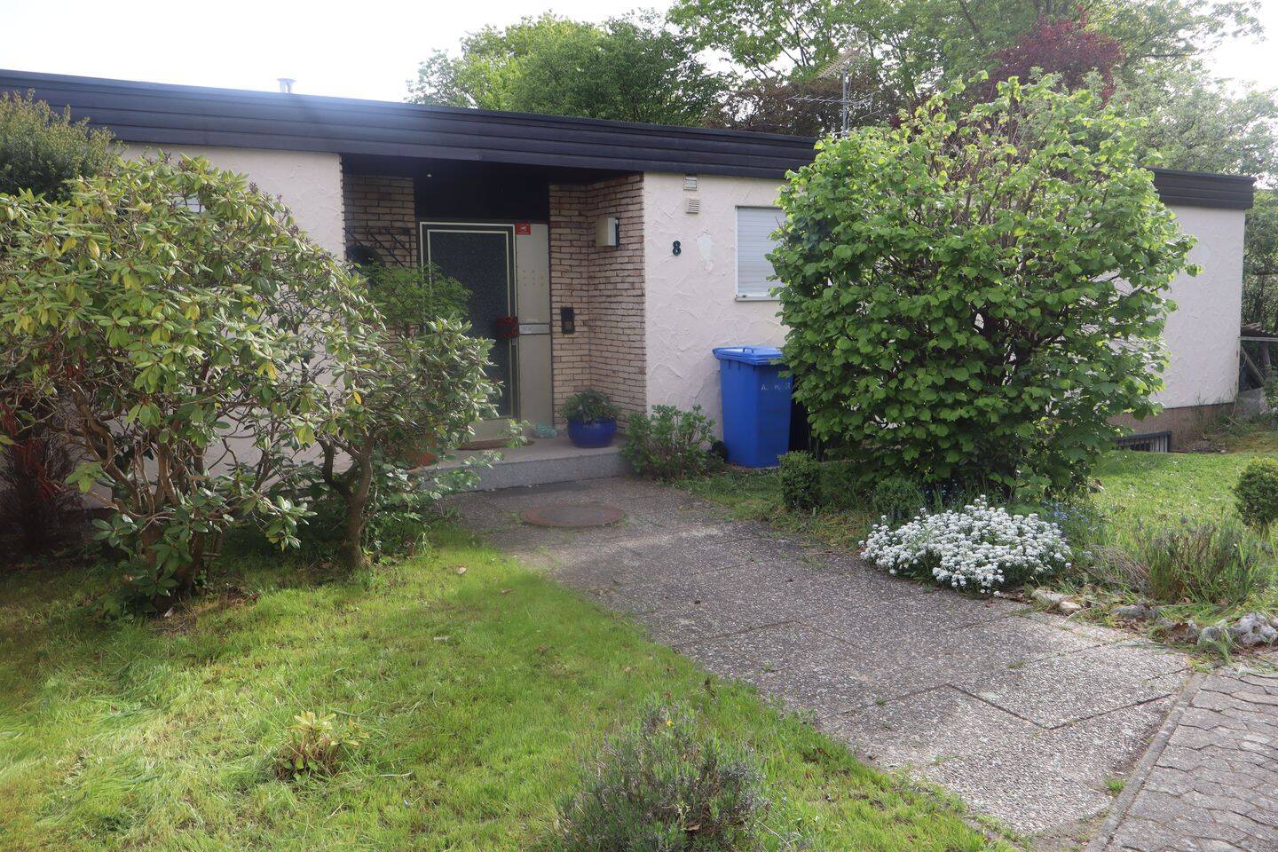 Gepflegter Reiheneckbungalow auf großem Grundstück in begehrter Lage von Nürnberg Langwasser