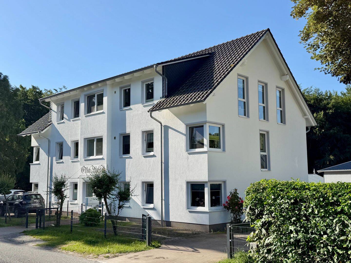 Mehrfamilienhaus am Ortsrand - solide Kapitalanlage mit Entwicklungspotenzial