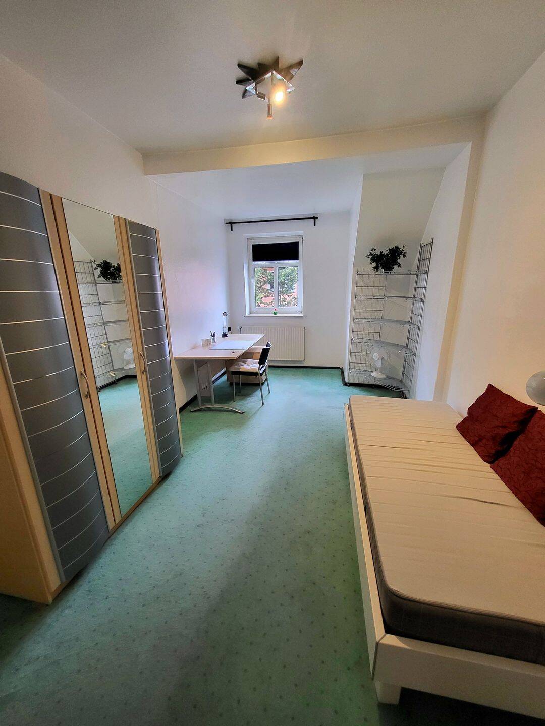 Schönes helles Zimmer in Schwabing West – München – Vorschaubild 3