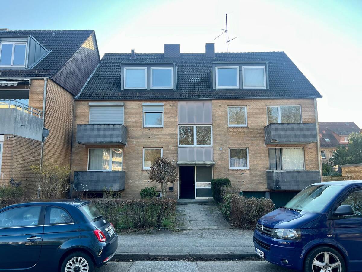 Dachgeschoss mit Ausbaureserve - ideale Gelegenheit für Handwerker & Investoren – 22175 Hamburg – Bild 1 von 9