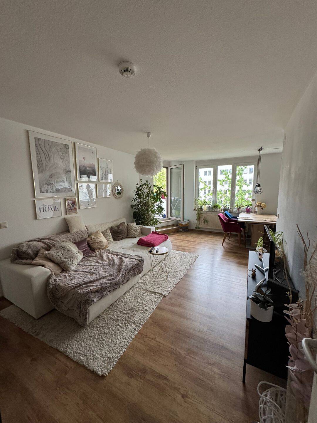 Helle 2-Zimmer-Wohnung mit Balkon & TG-Stellplatz in Nürnberg (Nordstadt) – ab 01.09.