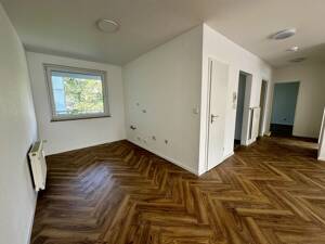 Bremen Horn: Erstbezug nach Modernisierung, 3 Zi. Wohnung, Wellnessbereich, Balkon, TG-Stellplatz – 28359 Bremen – Vorschaubild 2