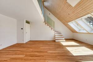 +++ frisch renoviert - DG-Maisonette-Galerie - Fußboden-Hzg. - 2 Bäder - Blk. & Fernblick - EBK +++ – 70439 Stuttgart – Vorschaubild 4
