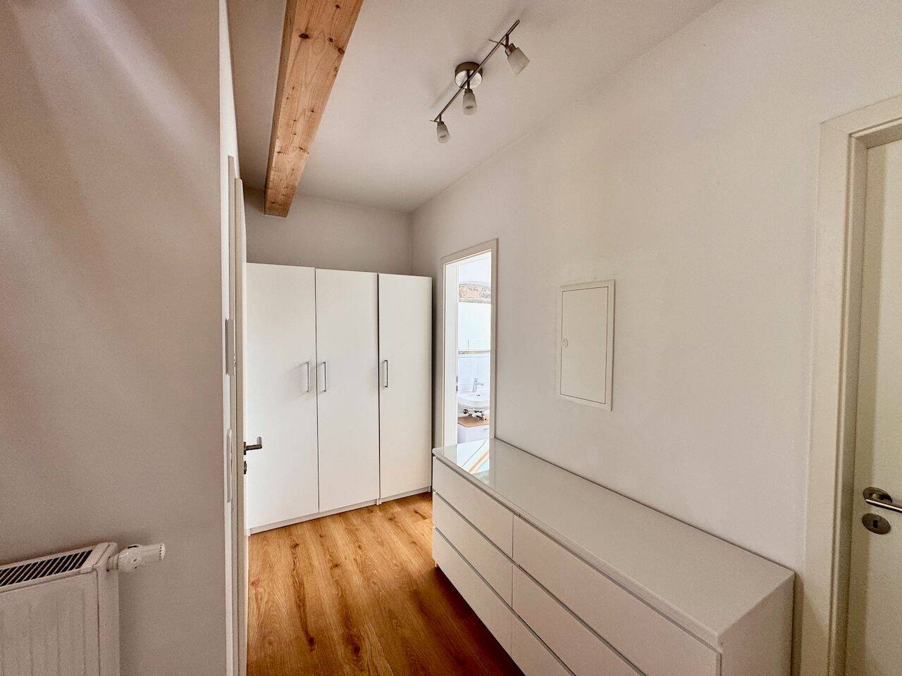 Bornheim-Brenig: EXKLUSIVE 4,5-ZIMMERWOHNUNG IM 1.OG IN HISTORISCHEM AMBIENTE ca. 95 m² Wfl. – Bornheim – Vorschaubild 4