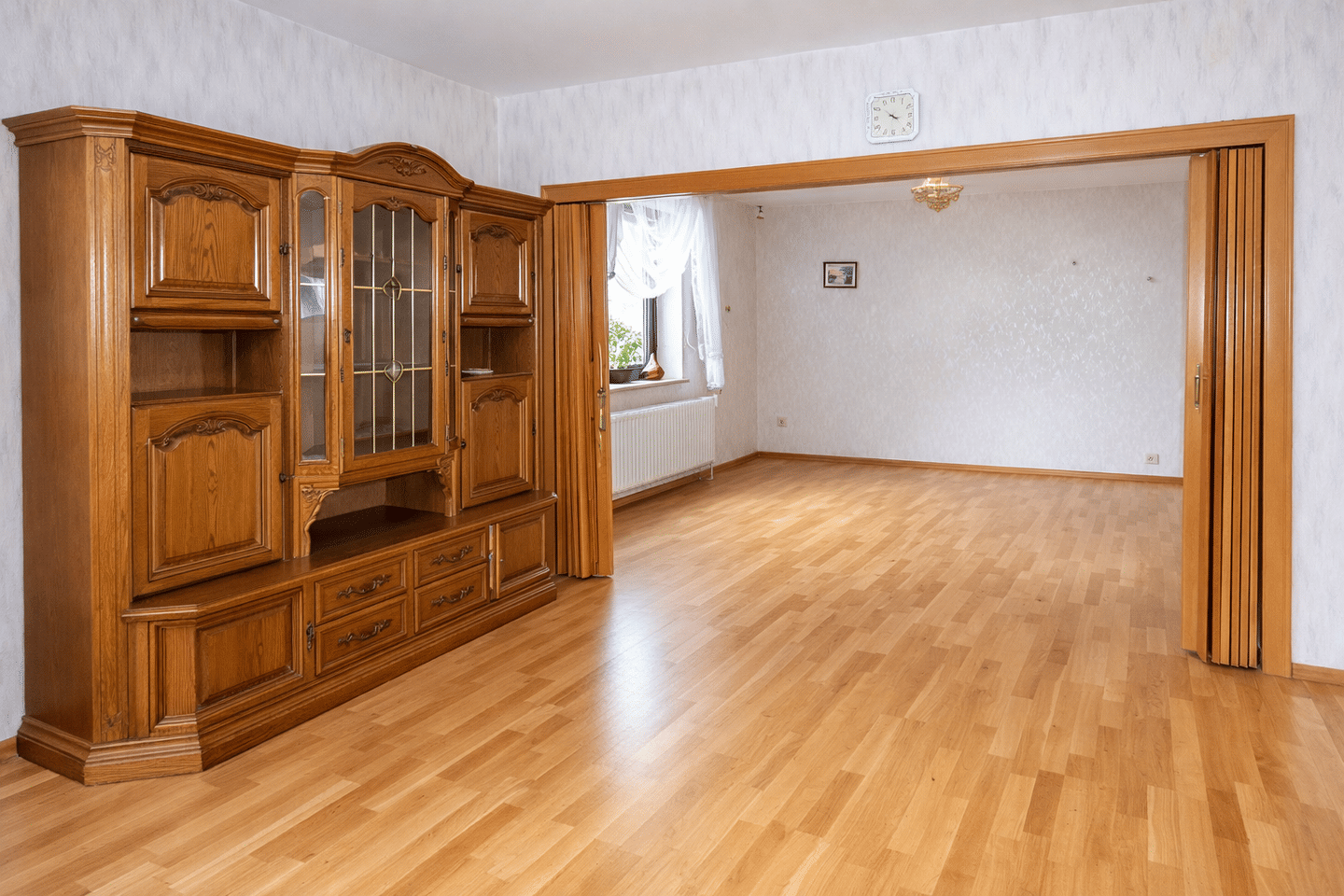 Charmantes Einfamilienhaus mit Nebengebäuden - Ihr perfektes Sanierungsprojekt auf weitläufigem Grundstück! – Wohratal – Bild 1 von 8