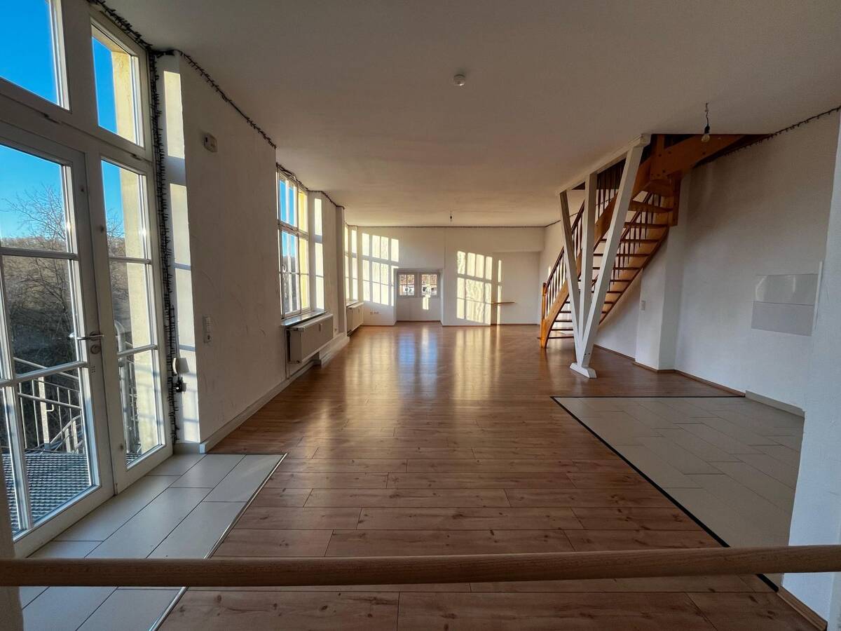 NACHMIETER GESUCHT - schöne 160qm Altbauwohnung auf 2 Etagen in Hagen – 58091 Hagen – Bild 1 von 8