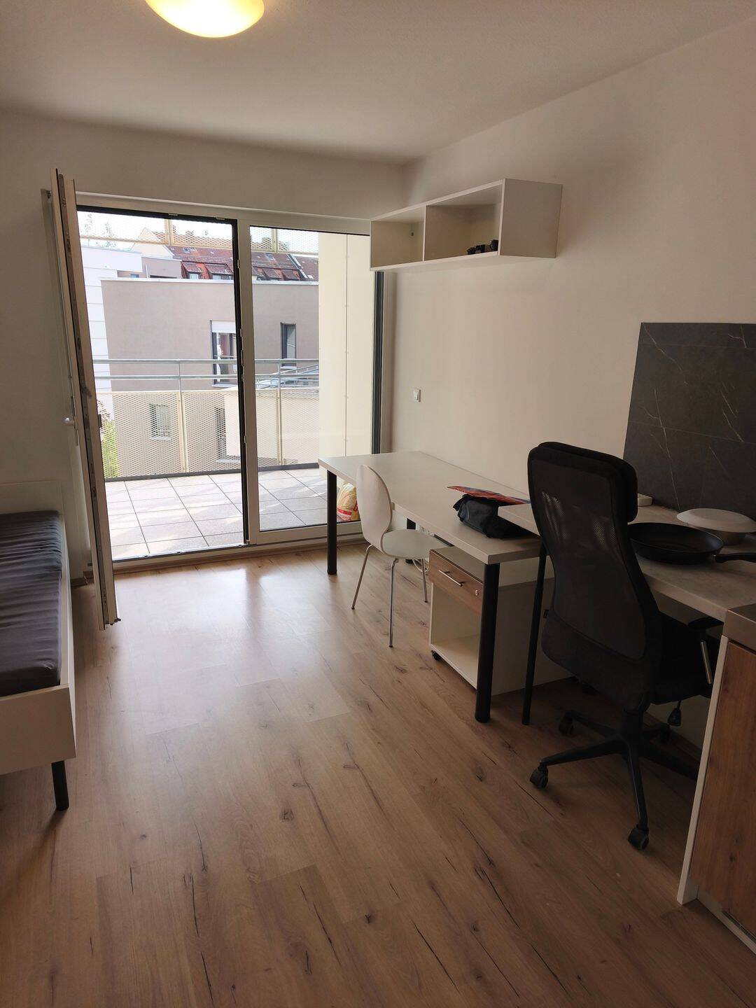 WLAN Inklusive im Preis - Charmantes Studio- Apartment mit Balkon im Stadtteil Nürnberg St.Johannis