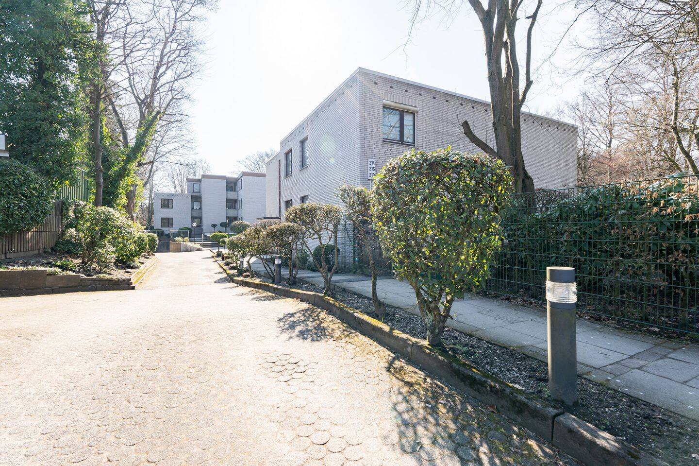 Komfortable 3-Zimmer-Terrassenwohnung in sehr gepflegter Wohnanlage mit Blick auf den Saseler Park – Hamburg – Vorschaubild 3