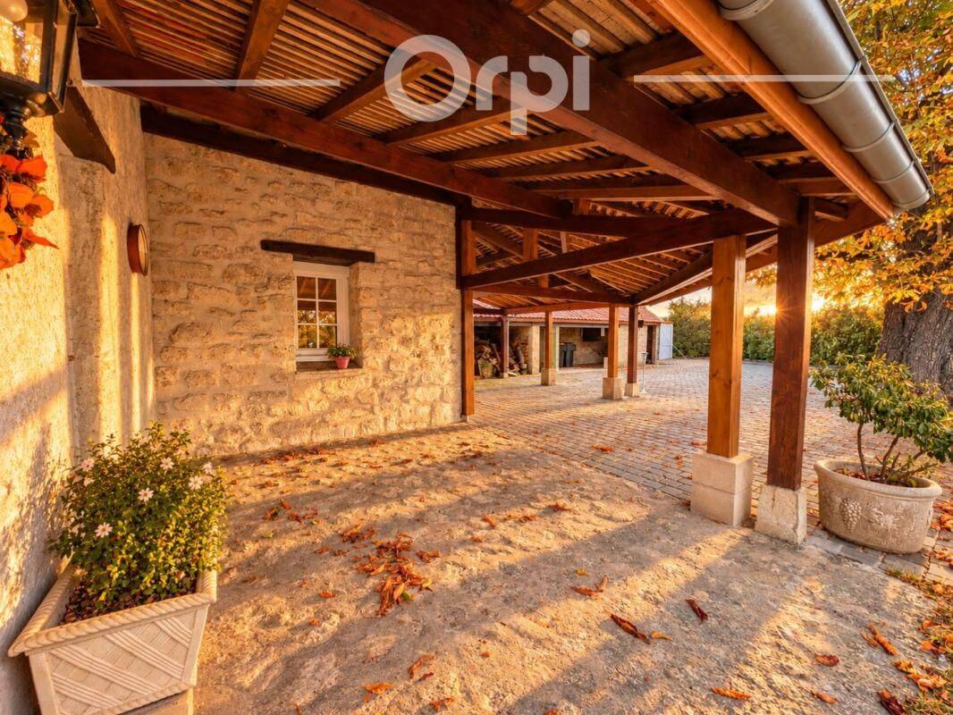 Maison 5 pièces 221 m² · à Longueil-Sainte-Marie · 221 m² · 370 000 €