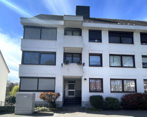 ***RESERVIERT***Überaus preiswert und gut geschnitten. Attraktive Wohnung mit großer Loggia in zentraler Lage