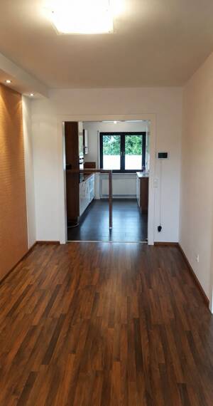 Wohnen im Grünen – Moderne 5-Zimmer-Maisonette mit Balkon, großem Gemeinschaftsgarten und Top-Anbindung nach Luxemburg – 54294 Trier – Vorschaubild 2