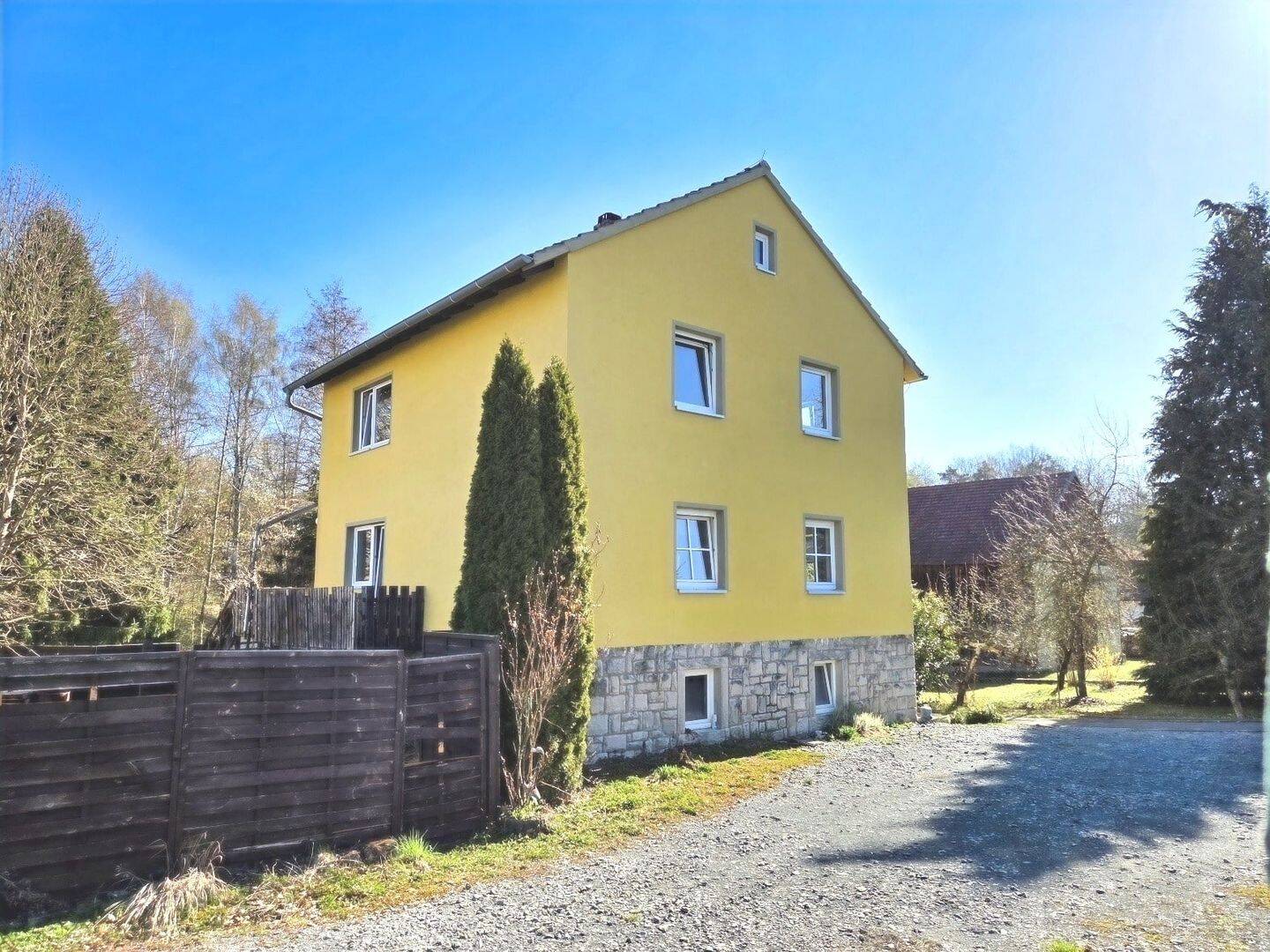 EFH (Wfl. 150 m²) im Gartenparadies (1.400 m²) mit viel Potential und Möglichkeit zum betreiben eines Biergartens! – Breitbrunn – Bild 1 von 9