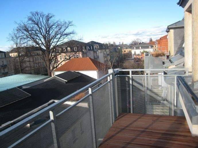Sonnige 2,5-R-DG-Mais.-Wohnung mit West-Balkon und freiem weitem Blick in ruhiger Lage von Dresden-Löbtau