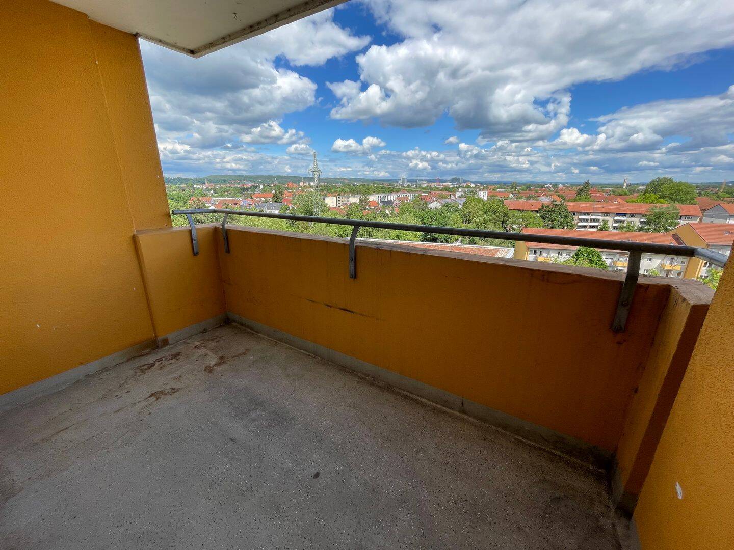 Wohnung mit Balkon und Weitblick über Erlangen