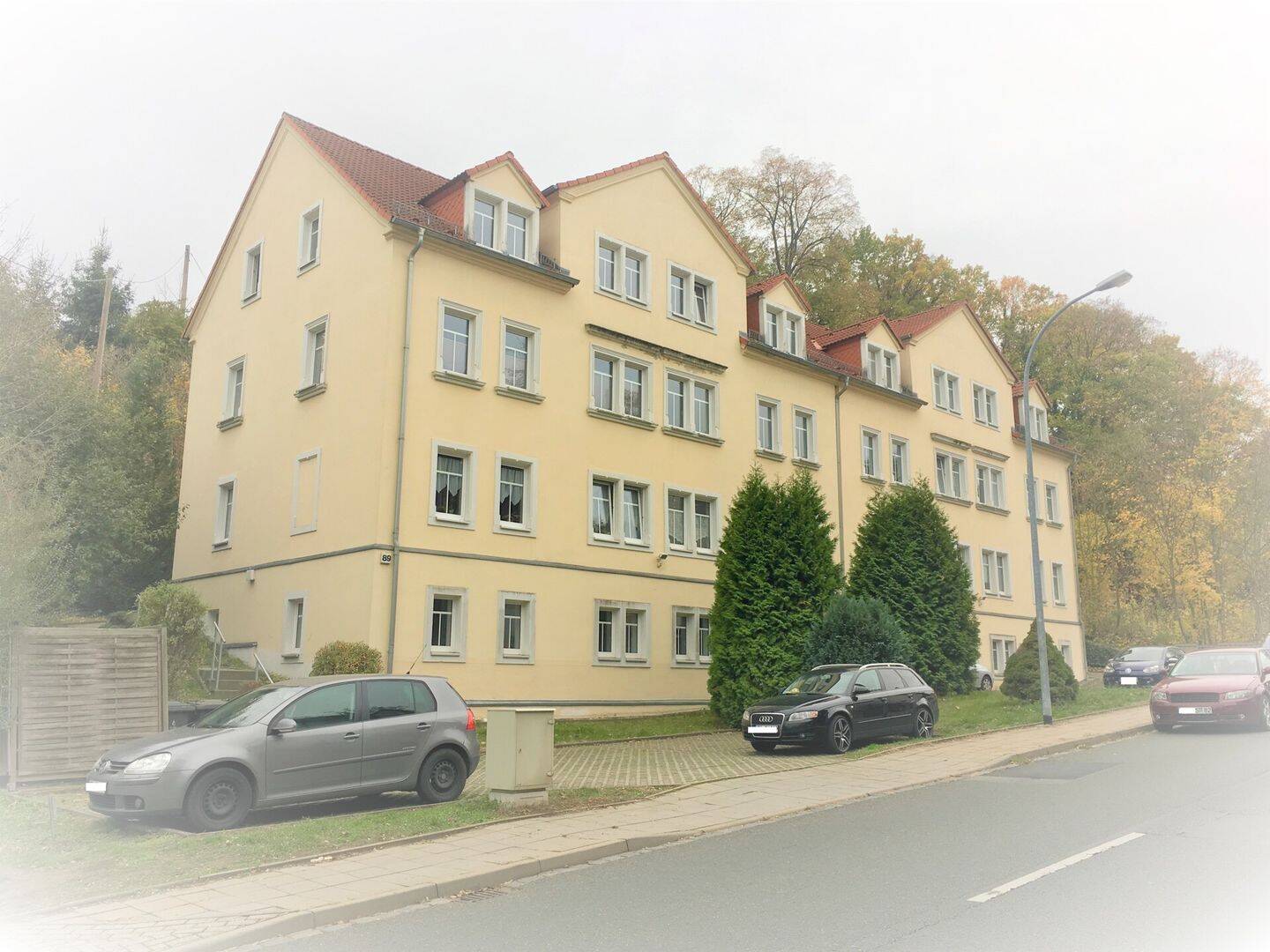 Gepflegtes Mehrfamilienhaus mit Balkonen in Meißen – Meißen – Vorschaubild 2