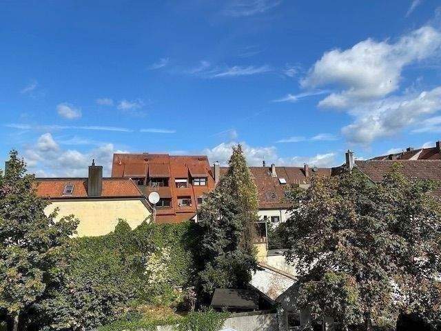 Super Ausblick von der Dachterrasse! Hochwertige 2 Zi.-NB-ETW in ruhiger Stadtlage! – Erlangen – Bild 1 von 9