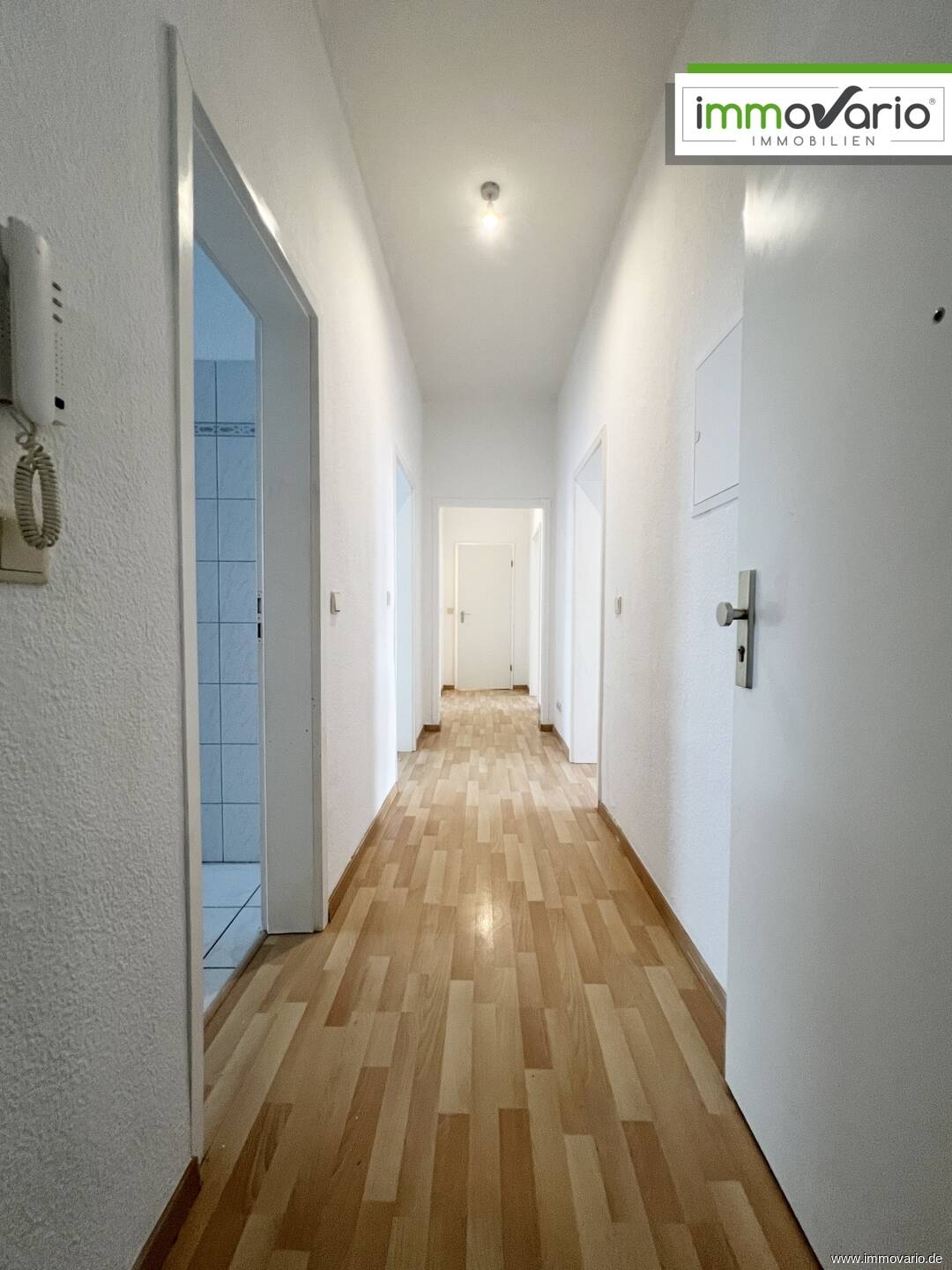 Einfache 3-Raum-Wohnung mit Balkon, Tageslichtbad, Wanne & Dusche, Abstellraum. Stellplatz möglich – Magdeburg – Vorschaubild 8