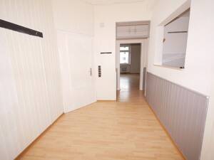 Attraktive 3,5 Zimmer-Etagenwohnung mit großem Tageslichtbad in zentraler Lage von Gelsenkirchen – 45879 Gelsenkirchen – Vorschaubild 9