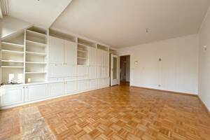 gemütliche 3 Zi. DG-Wohnung in Hamburg Rissen: 74 m² mit Südwest-Loggia & Garage in familiärer Lage – 22559 Hamburg – Vorschaubild 4