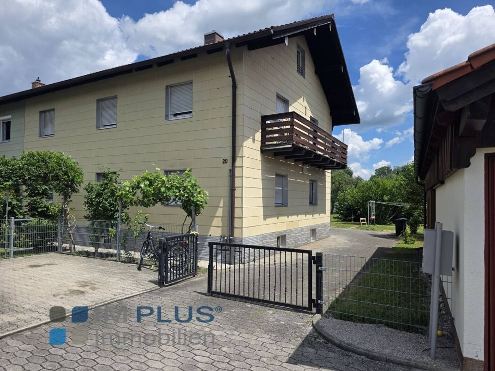Mehrfamilienhaus in 83024 Rosenheim mit 195 m² kaufen