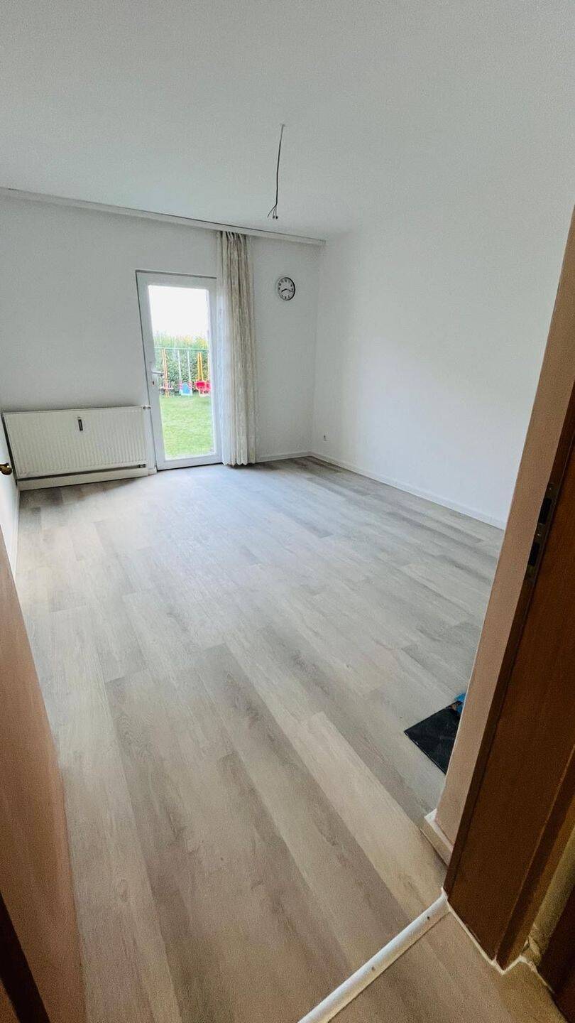 Renovierte 2 Zimmer Wohnung mit Einbauküche