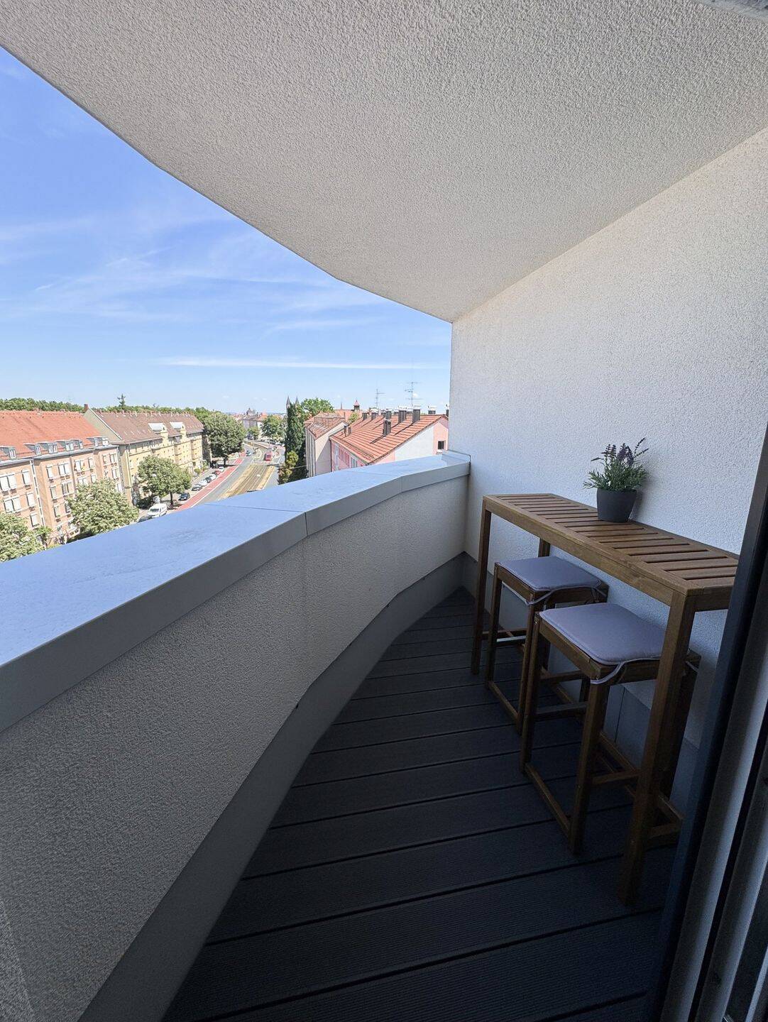 Helle 3 Zimmerwohnung mit Einbauküche und Balkon – Nürnberg – Vorschaubild 8
